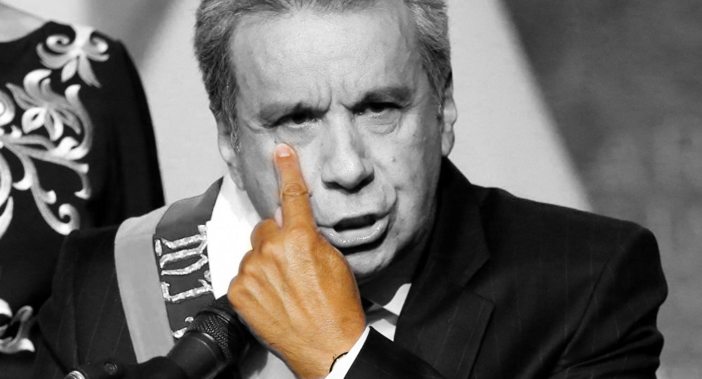 El presidente Moreno se apoya en el desprestigio de su antecesor para opacar los escándalos de su propio mandato.