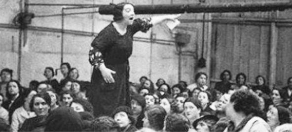 A partir de cuestionar el privilegio clasista implícito en la futura movilización del 8M, los problemas y desafíos de los movimientos feministas, así como expone la necesidad de construir una agenda conjunta con las mujeres de todos los sectores en la cruzada contra el capital y el patriarcado.