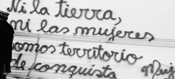 Cuesta creer que el verdadero desarrollo es frenar, e ir hacia atrás. Cuesta asumir que algunas prácticas comunitarias podrían ser soluciones a este problema de talla planetaria. Y personalmente, parece que cuando lleguemos a asumirlo en el discurso, se necesitará aún más tiempo para llevarlo a la práctica.